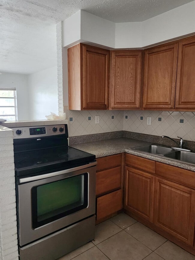 Photo - 2032 NE 26th St Unit 1