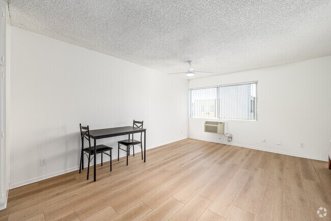 Studio -unit 353-475 SF - Living Room
