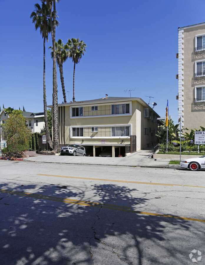 Photo - 3927 W 7th St Apartments