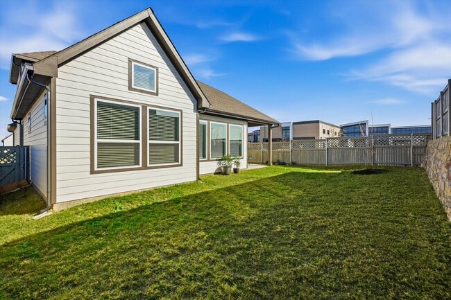 Photo - 1824 Tye St
