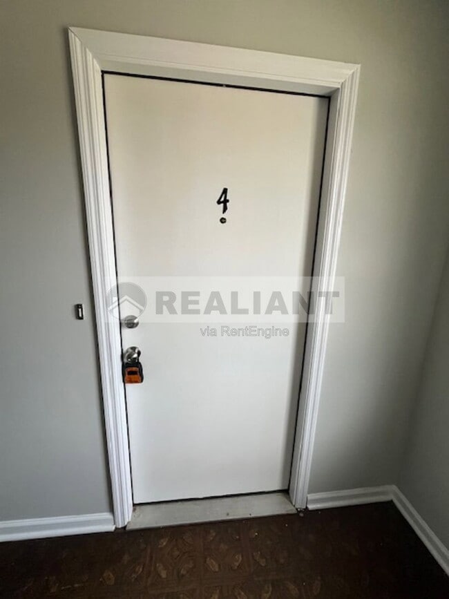 Photo - 425 Lenney Dr Unit 4