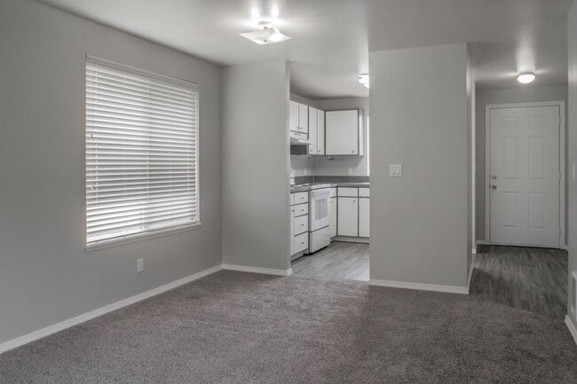 Photo - 7019-RLProperties Unit B