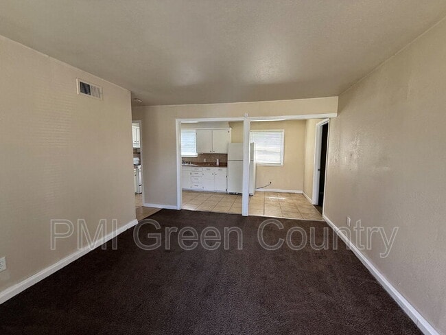 Photo - 334 W 63rd Pl N