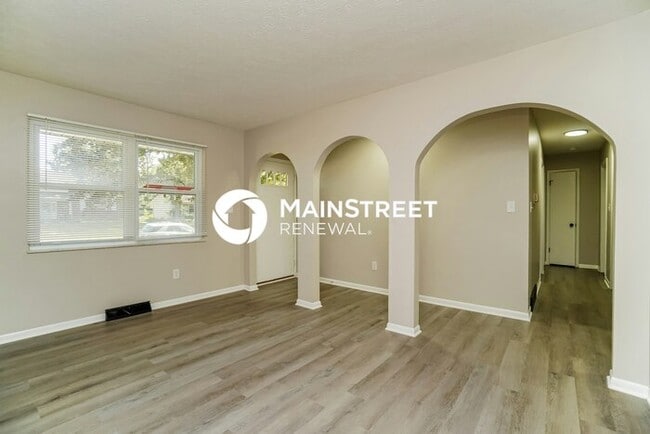 Photo - 3 Bedroom Pet-Friendly Home in Columbus, OH with Main Street Renewal