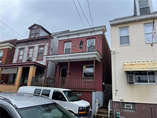 Photo - 2042 Straubs Ln