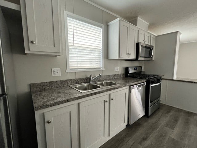 Building Photo - 5150 Rhine Dr