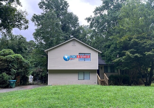 Building Photo - Nice split-level house in Norcross