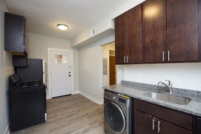 Photo - 1131 Maple Ave Unidad D4