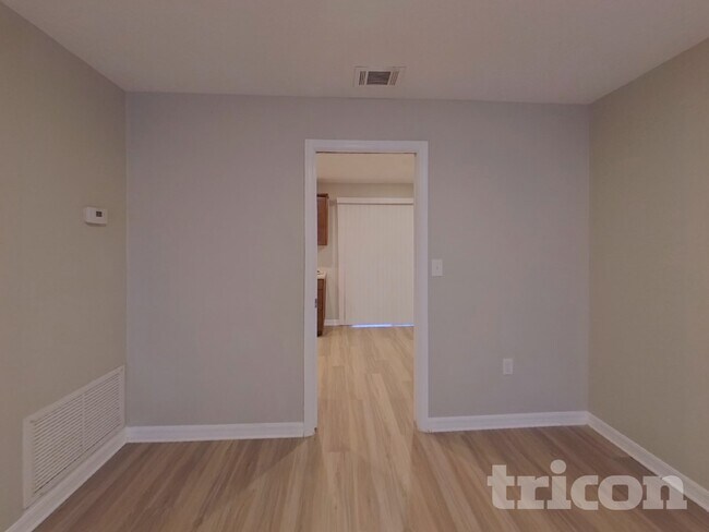 Photo - 3501 Calgary Ln