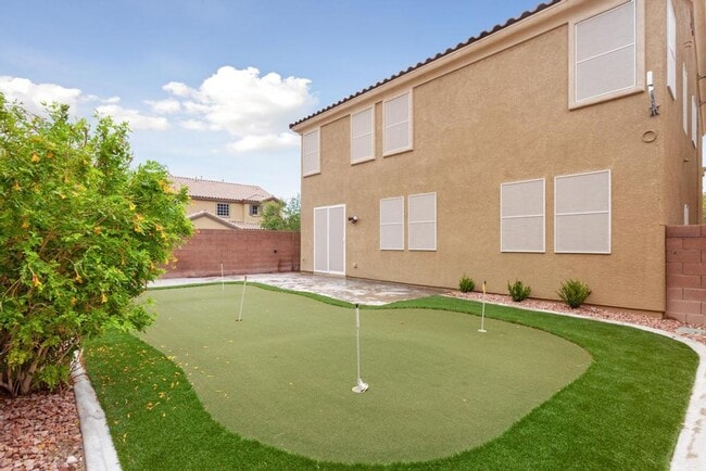 Building Photo - Remodeled Corner Lot with Mountain Views!