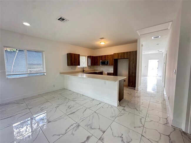 Photo - 2305 NW 6th Pl