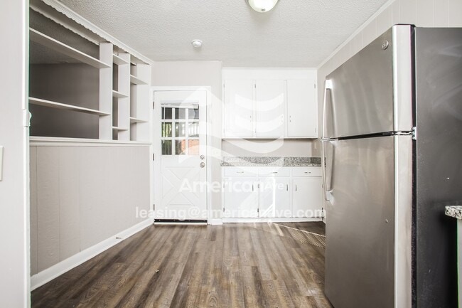 Photo - 4633 Corbett St