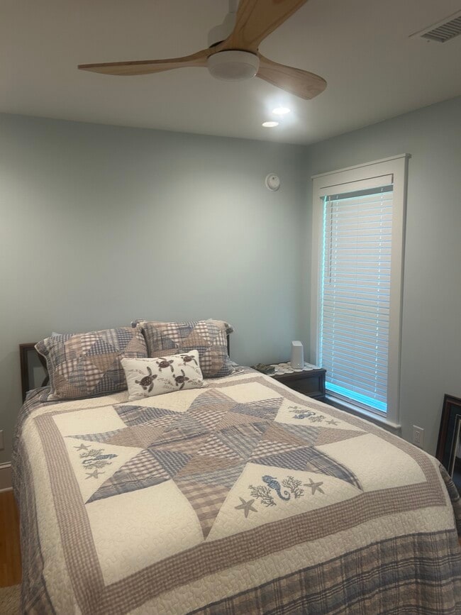 Photo - 1126 Shoreside Way