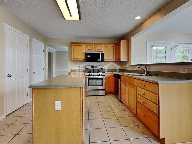 Photo - 80 Bluegrass Ln