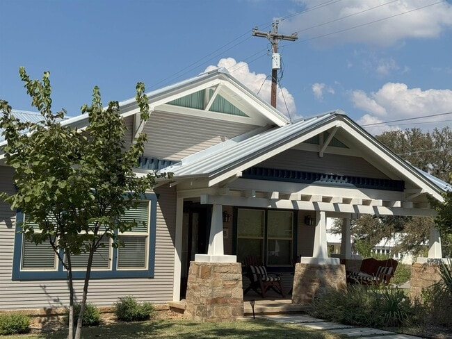 Photo - 618 Avenue E