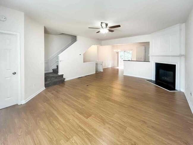 Photo - 4033 Edgecomb Dr