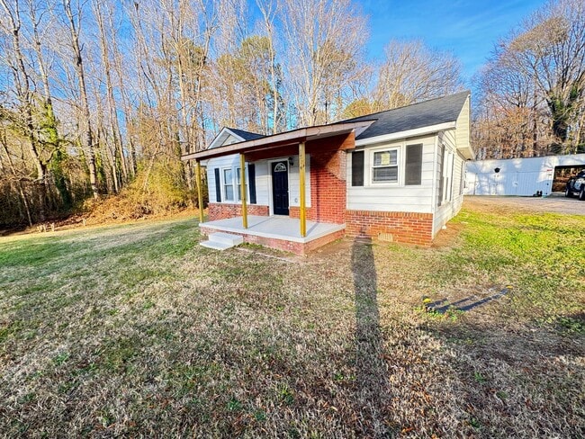 Photo - Fully Renovated 3bd/2ba House on Private L...