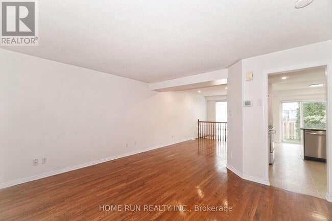 Photo - 9 Angus Dr