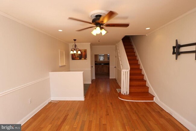 Building Photo - 1422 S Orianna St