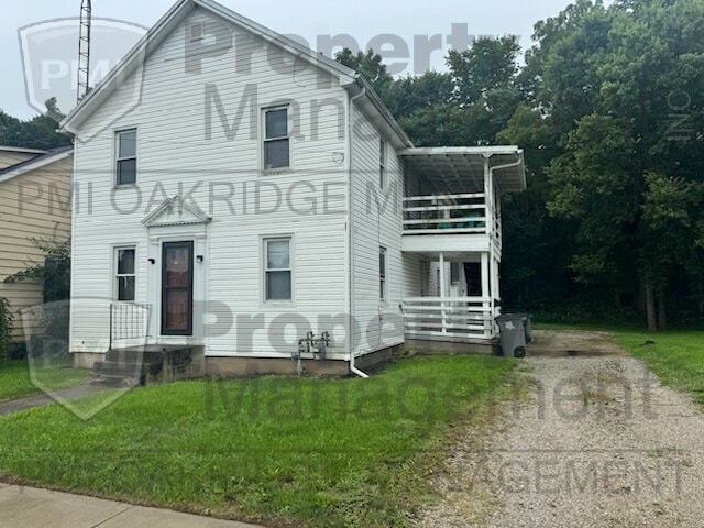 Building Photo - Lower Level 1 Bed 1 Bath Apartment Unit 1