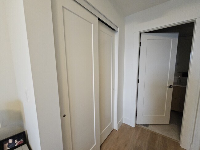 Photo - 11907-11223 223 St