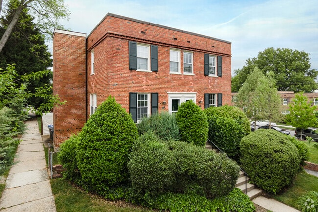 Photo - Arlington Village