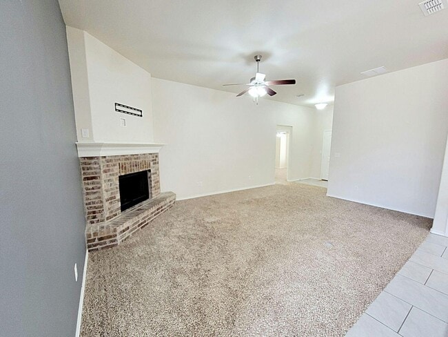 Photo - 13803 Avenue W