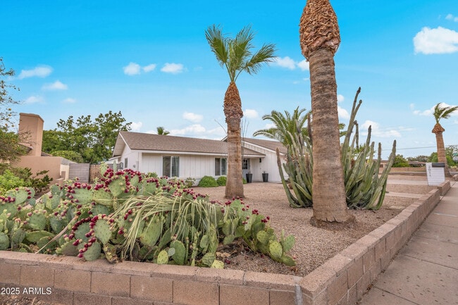 Photo - 2011 E Gary Cir