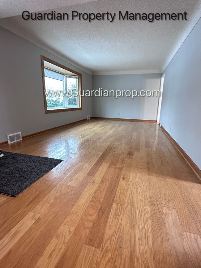 Photo - Richfield Single Family Home, Fenced Yard, 2 Car Garage, Dishwasher