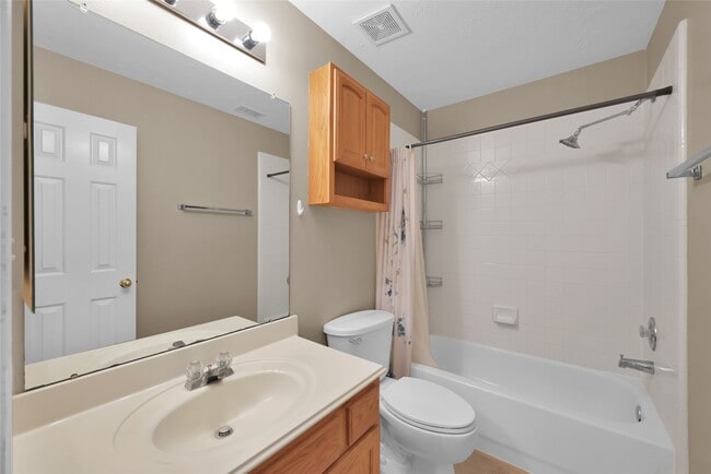 Photo - 710 Moonwalk St