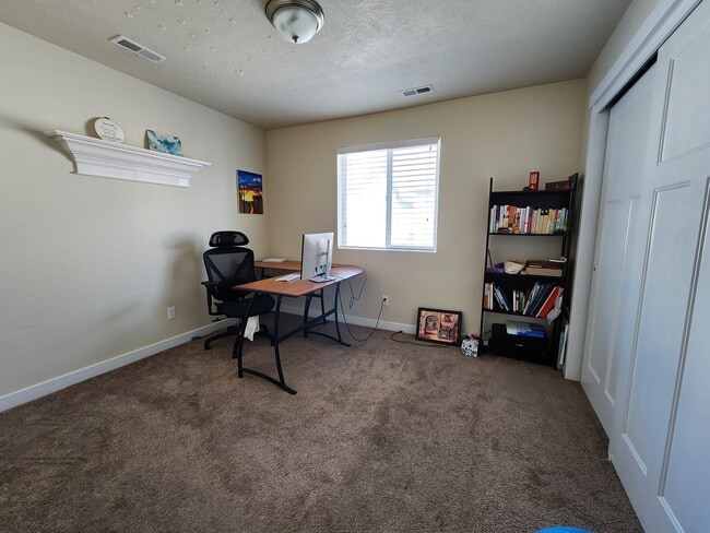 Photo - 1062 W Stonehaven Dr