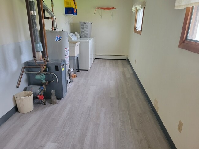 Photo - 2305 Lockport Rd Unit Upper