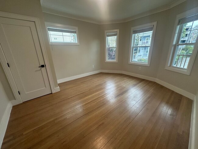 Building Photo - 44 Iffley Rd Unit 3