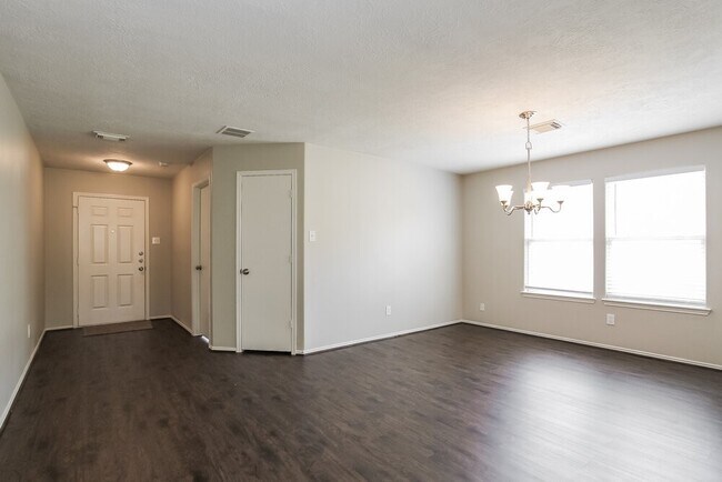 Photo - 4931 Winding View Ln