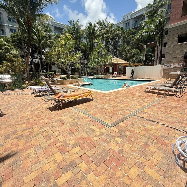 6001 SW 70th St Unit 146