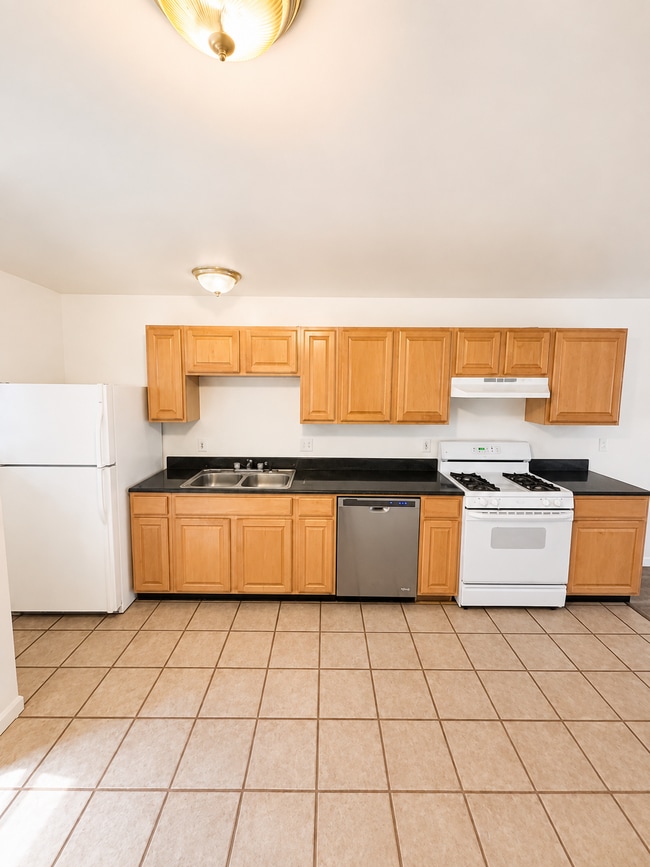 Photo - $1575 Moves You In - No Rent Due For August 2026    Updated interior - must see! Parking On Site ... Unit B