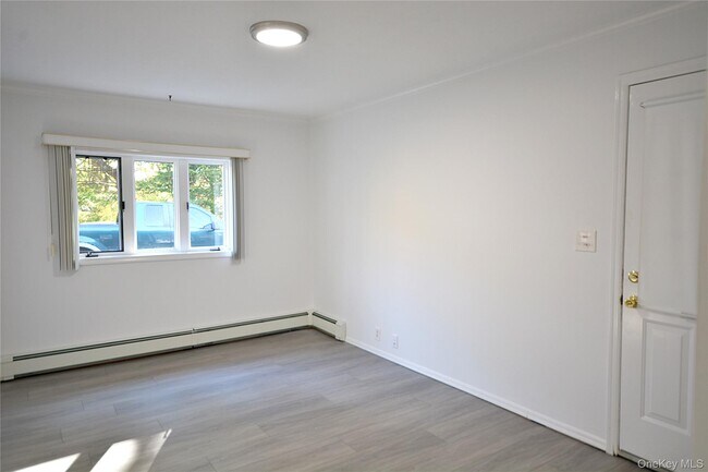 Photo - 140 Berg Ave