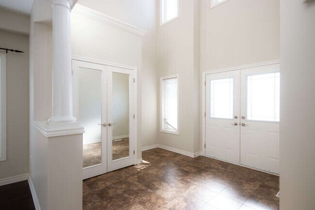 Photo - BEAUTIFUL FOUR BEDROOM HOME OFF WONDERLAND RD NORTH.