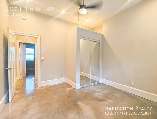 Photo - 3220 E 4th St