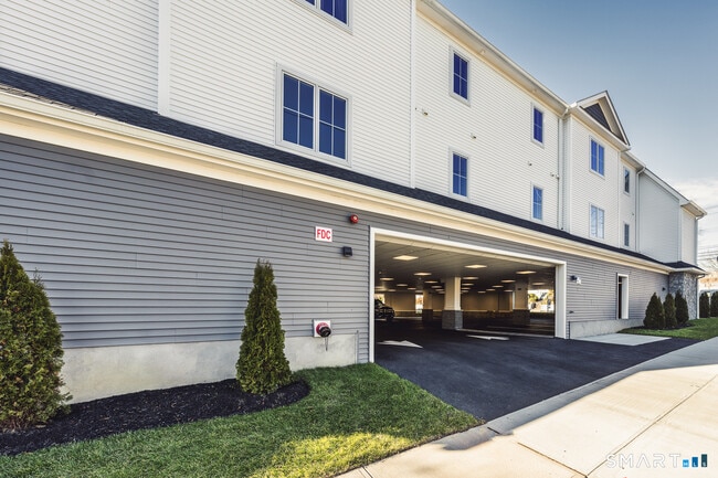 Photo - 783 Kings Hwy E Unit 103
