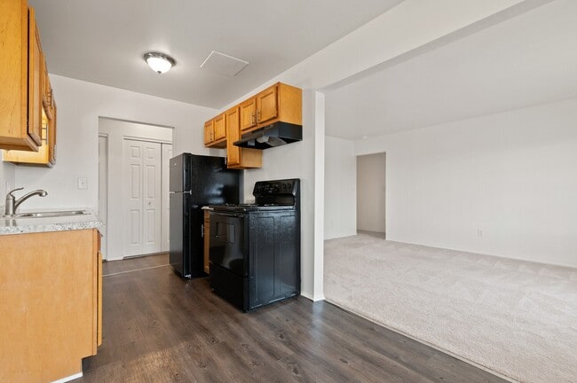 Photo - Cove on 10 - Warren, MI