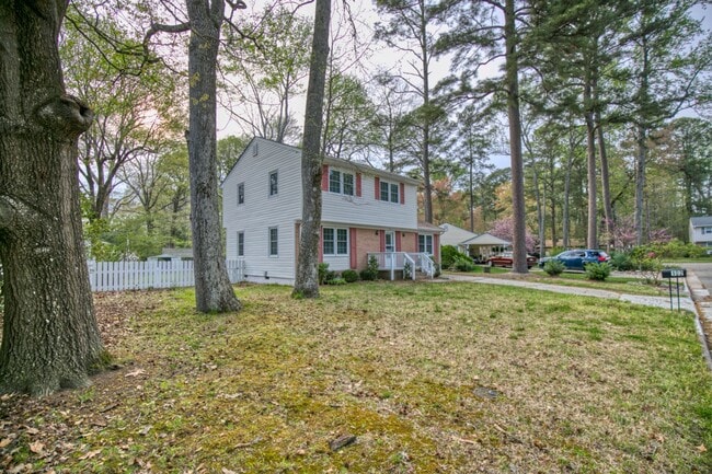 Photo - Great Location in Williamsburg!