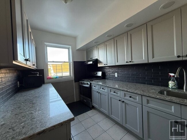 Building Photo - BENSON STREET Unit 2