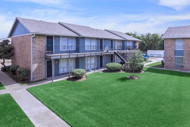 Photo - Dickinson Arms Apartments