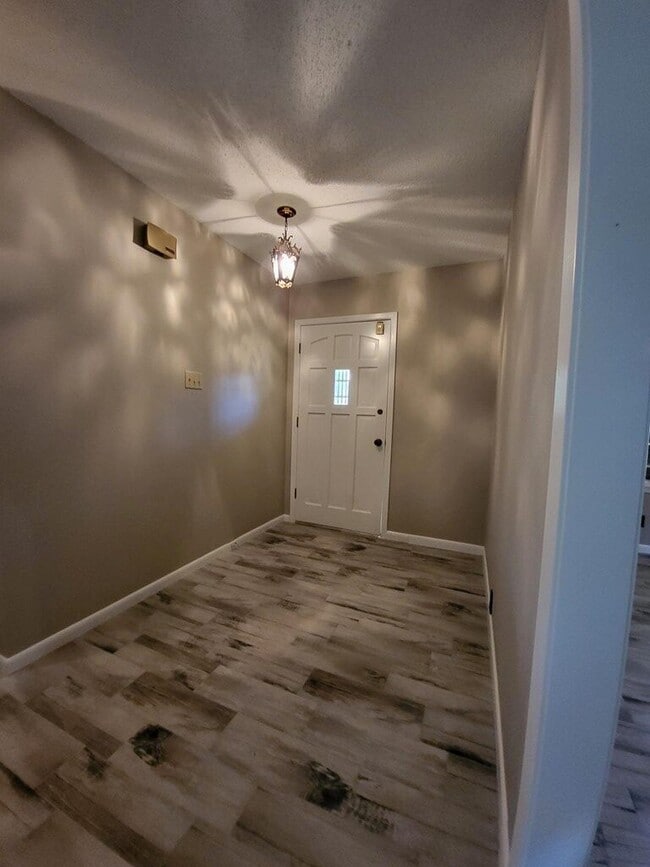 119 Wedgewood Ln