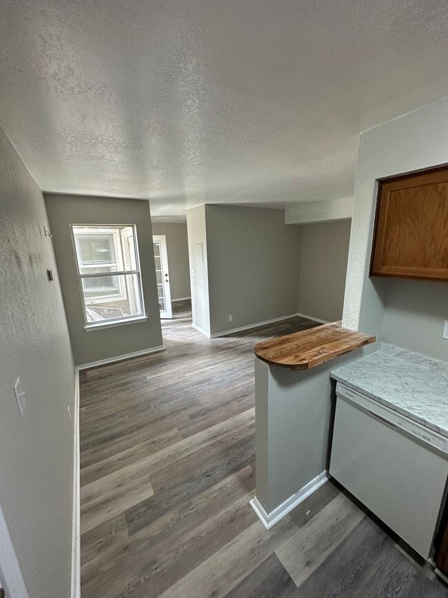 Photo - Charming Condo in the City! Unidad 303