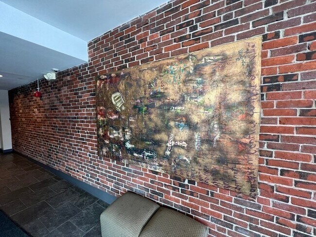 99 Chestnut Hill Ave Unidad 105