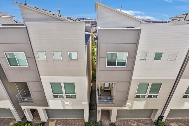 Photo - 325 Eado Park Cir