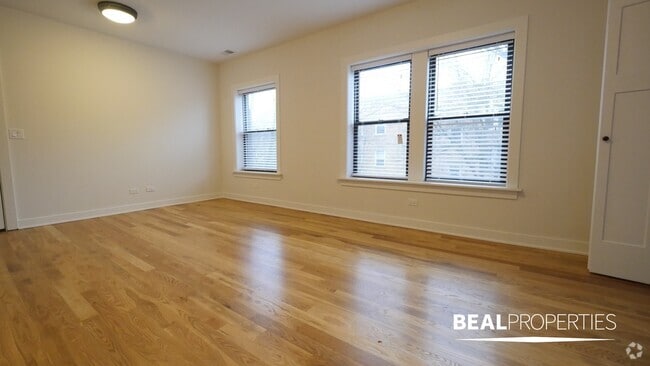 Building Photo - 2203 W Eastwood Ave Unit Studio Rental
