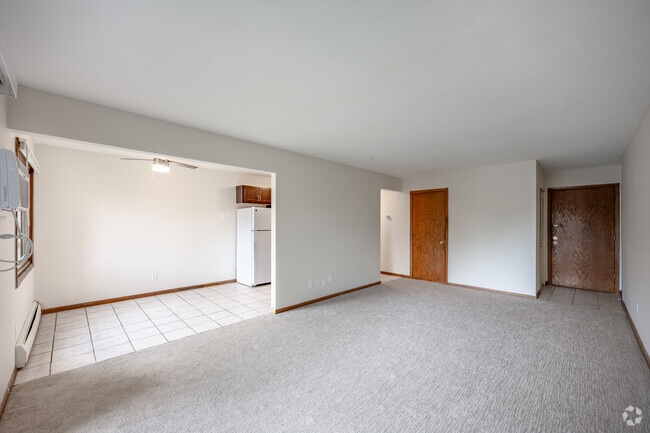 2BR, 1BA - 859SF - Living Room/Dining Room